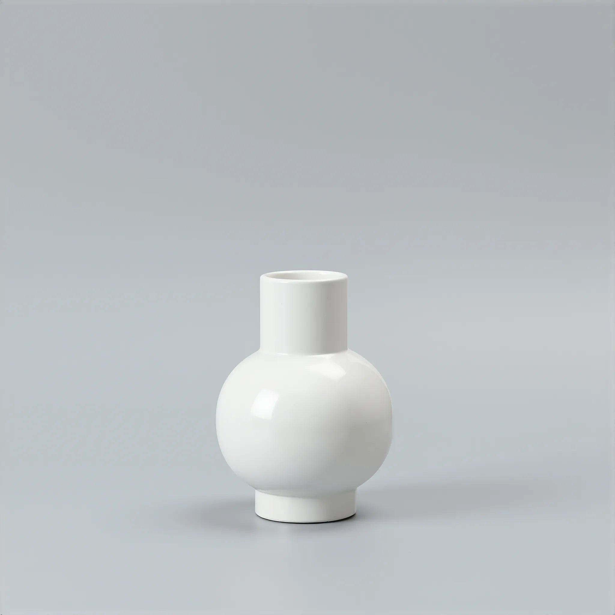 Bubble Form Vases Aescraft White - Globe(S)