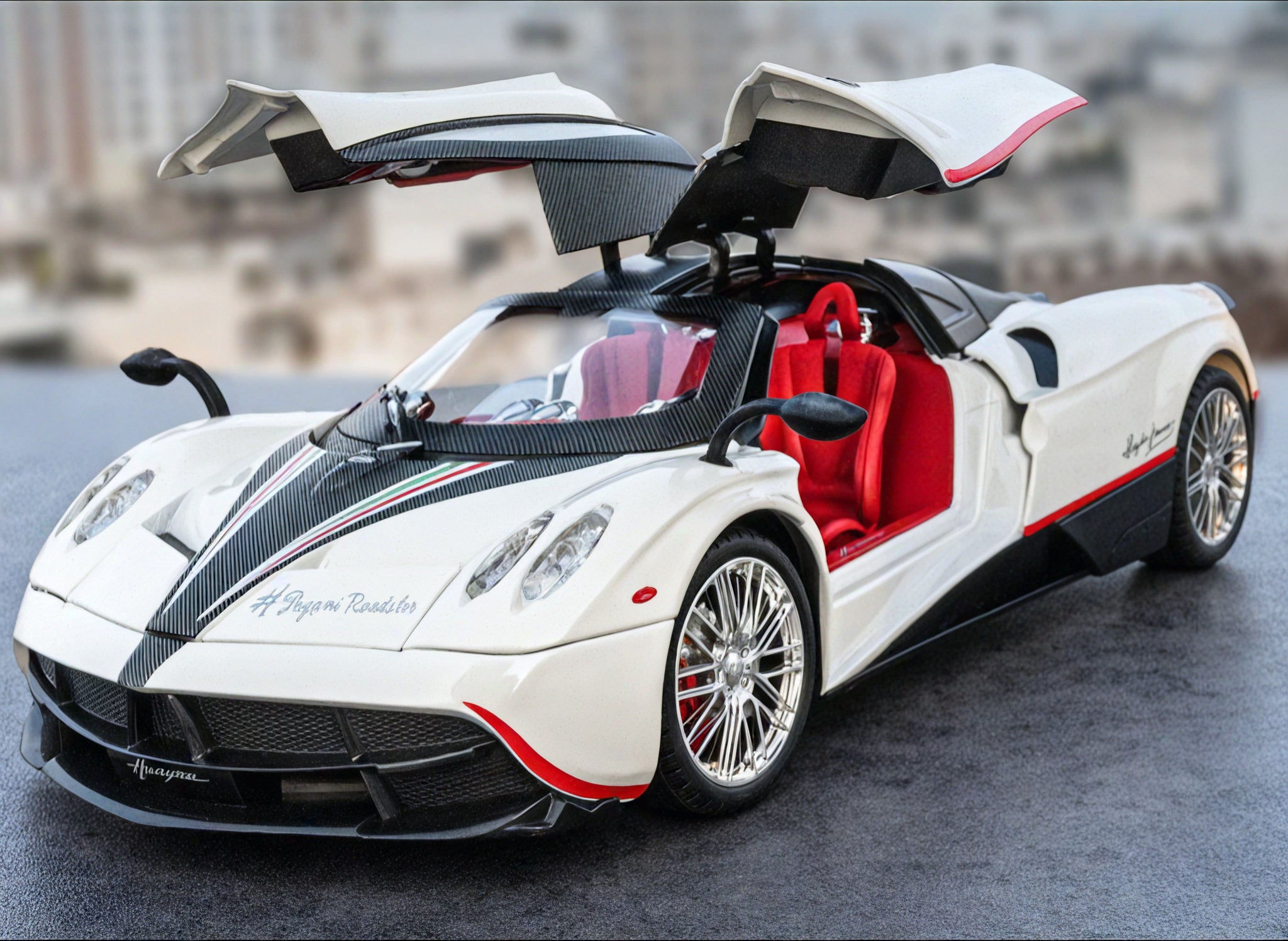 Carbon Dreams – 1:18 Pagani Huayra Model Aescraft