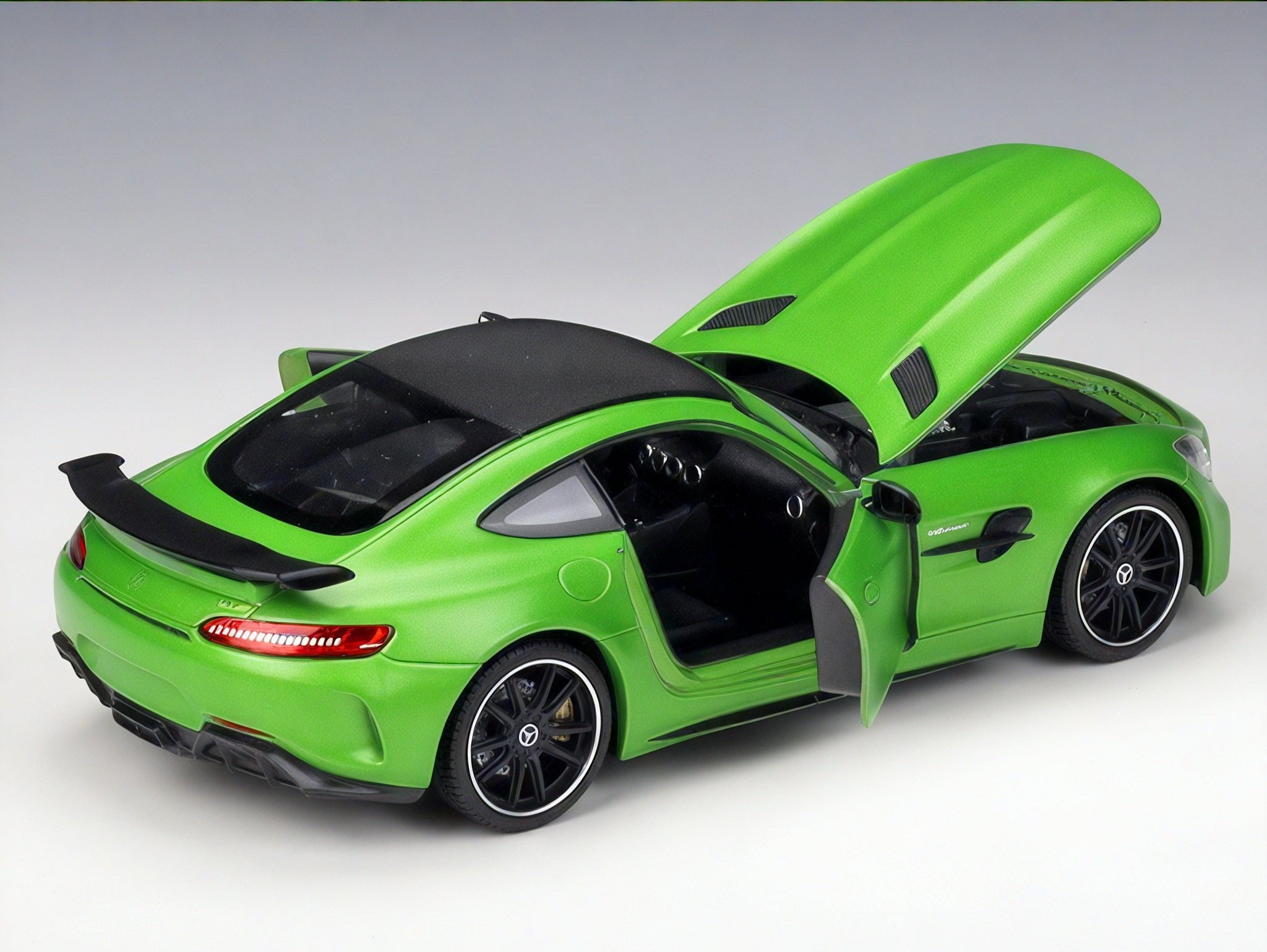 Collector’s Edition- 1:24 Mercedes-AMG GT R Model Aescraft