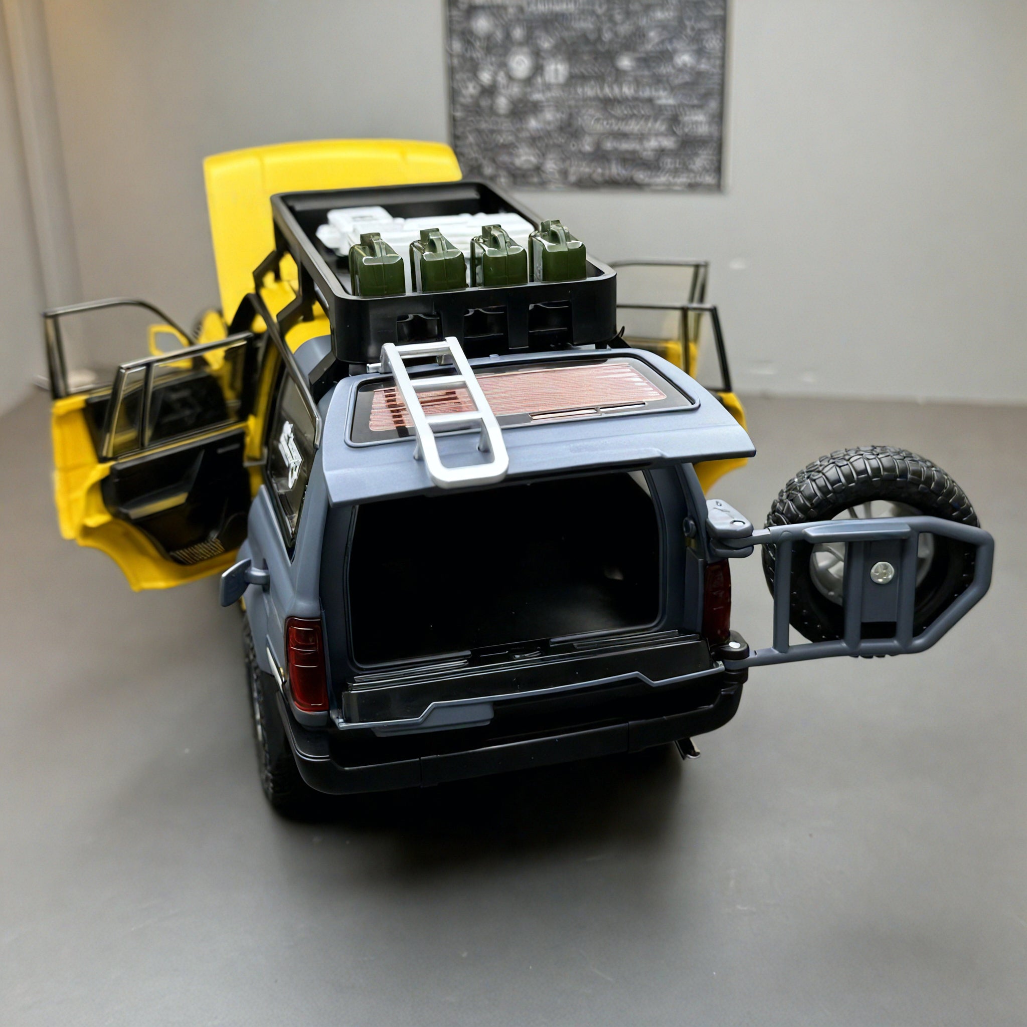 Explorer’s Icon – 1:24 Land Cruiser Alloy Model Aescraft