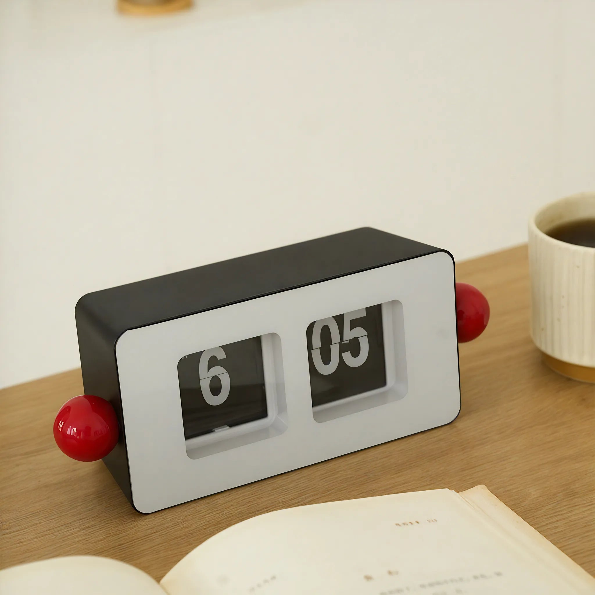 Flip-O-Matic Clock – Retro Time with a Playful Twist Aescraft