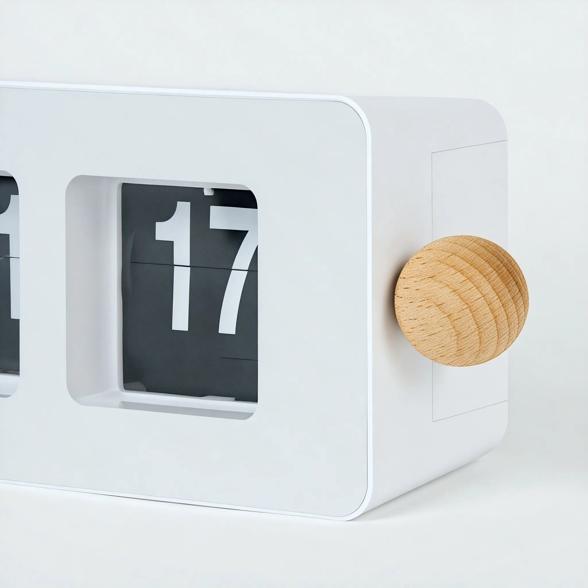 Flip-O-Matic Clock – Retro Time with a Playful Twist Aescraft
