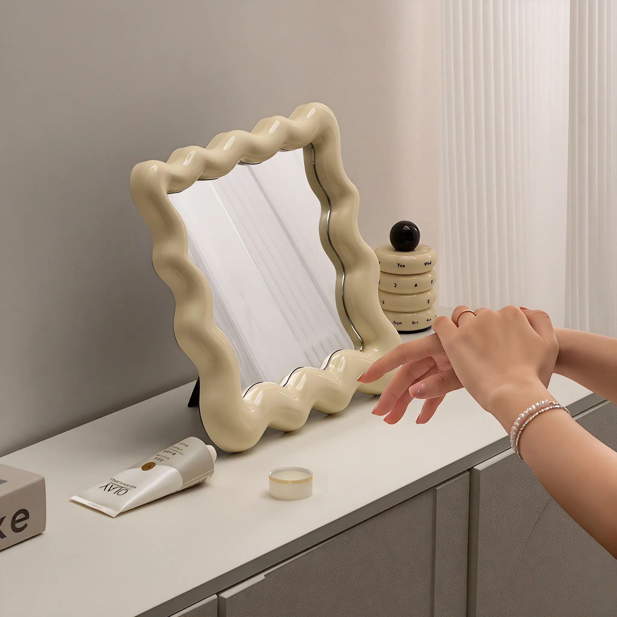 Glimmer & Gather – INS-Inspired Mirror Tray Organizer Aescraft