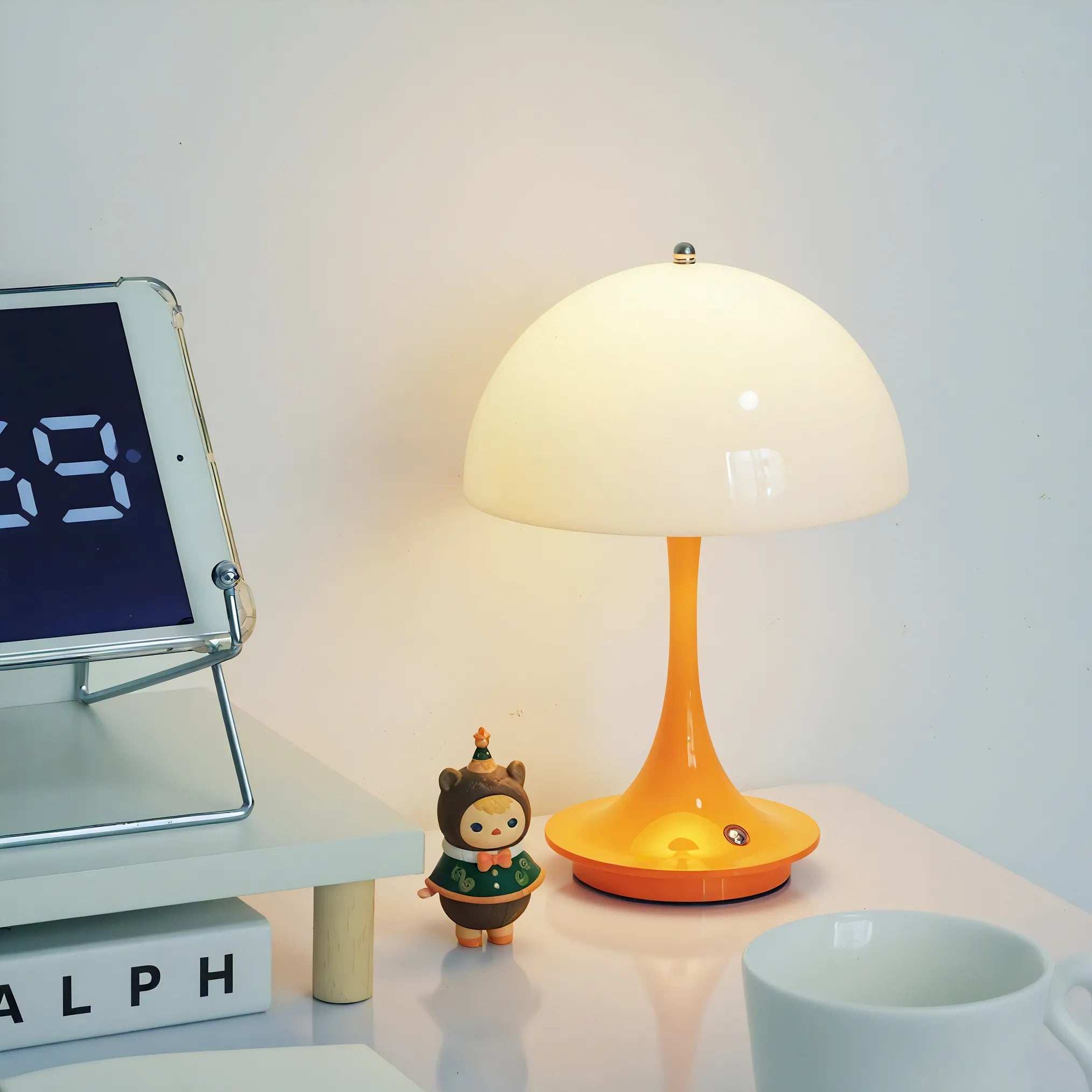 GlowBloom Lamp – Retro Pop Elegance Aescraft