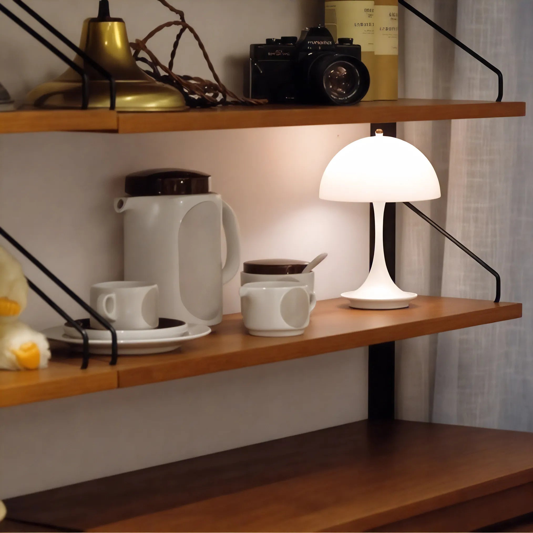 GlowBloom Lamp – Retro Pop Elegance Aescraft