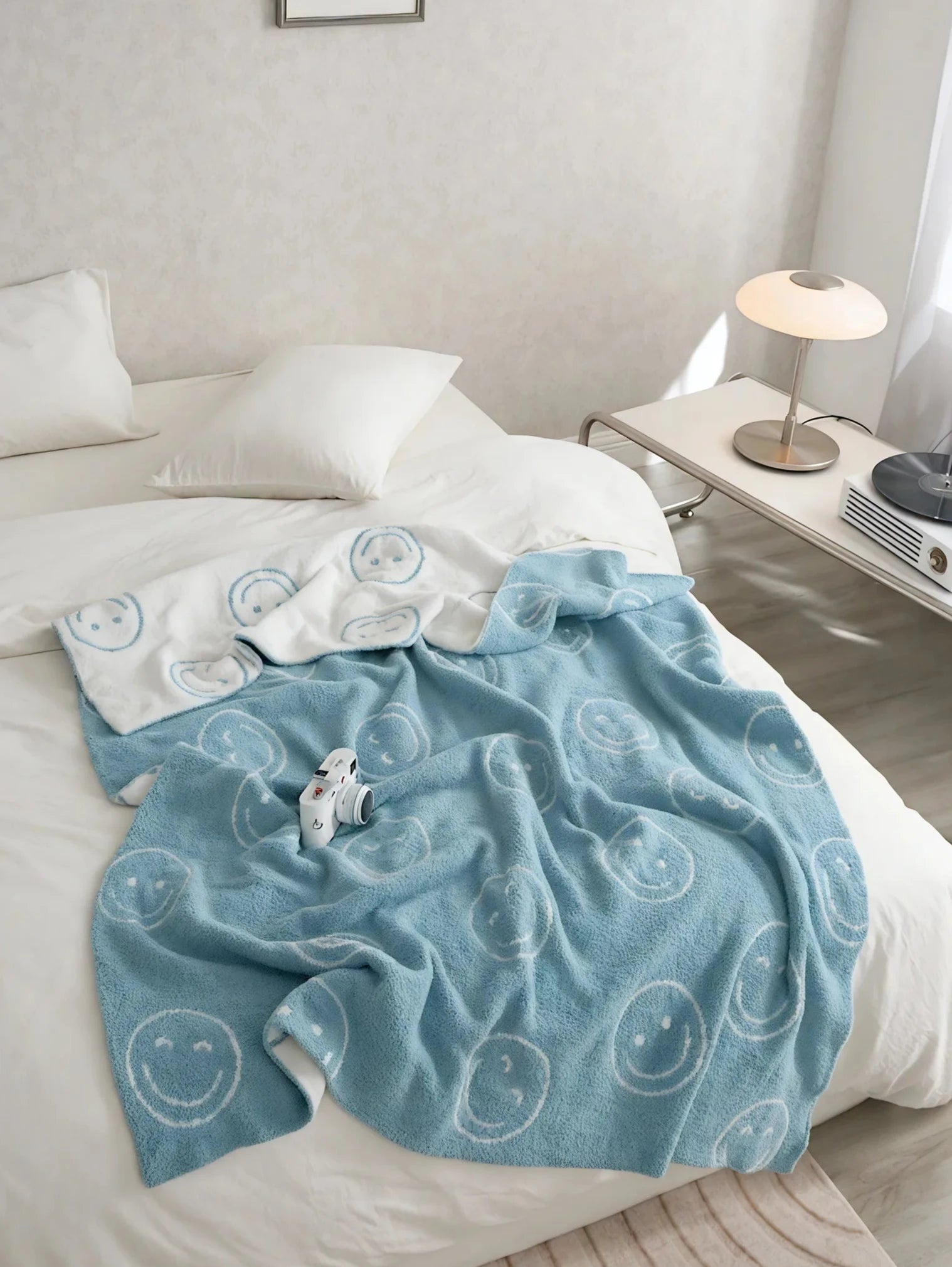 Happy Vibes Cozy Blanket – Your Year-Round Cheer Aescraft