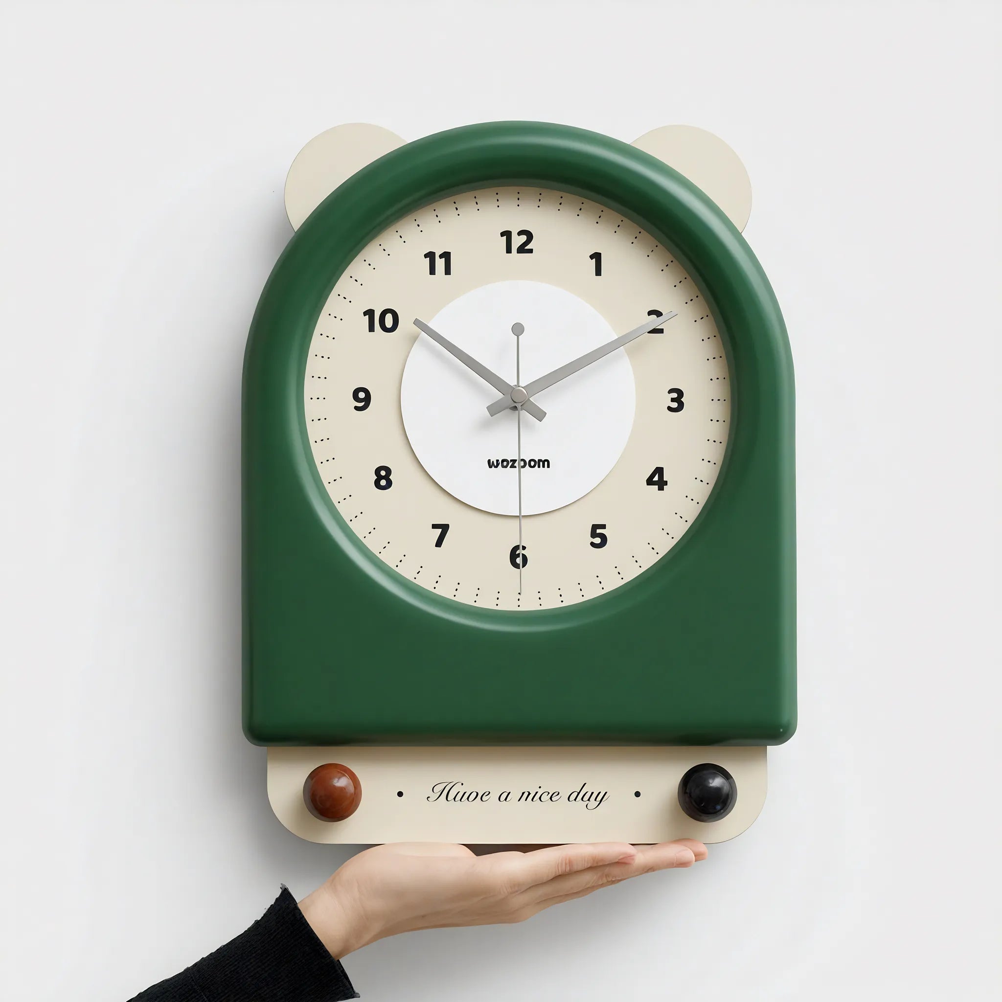 Heritage Hues – A Vintage Clock for Contemporary Living Aescraft
