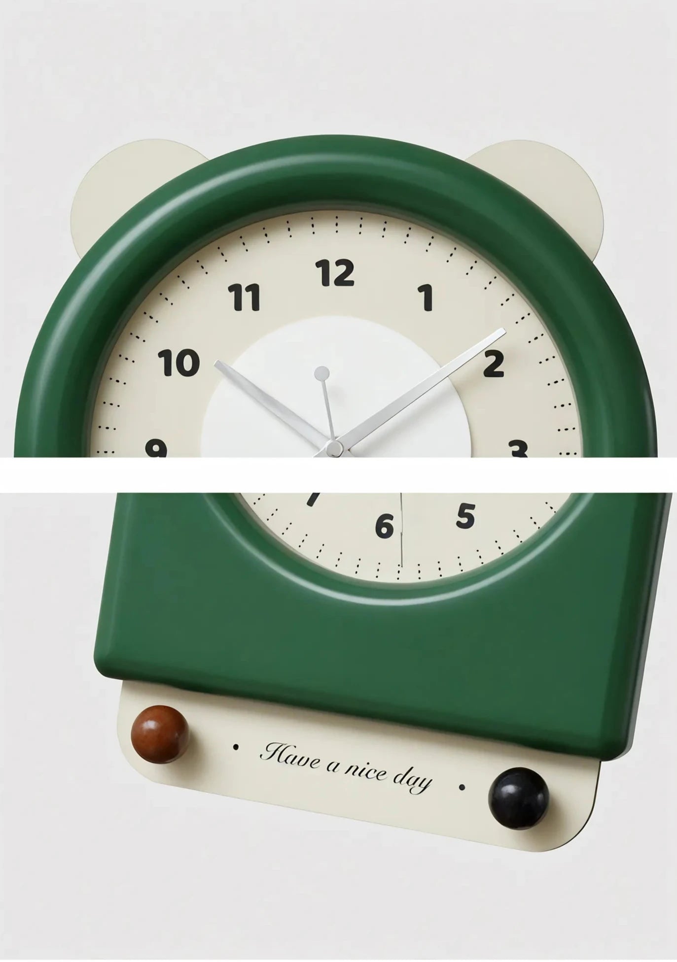 Heritage Hues – A Vintage Clock for Contemporary Living Aescraft