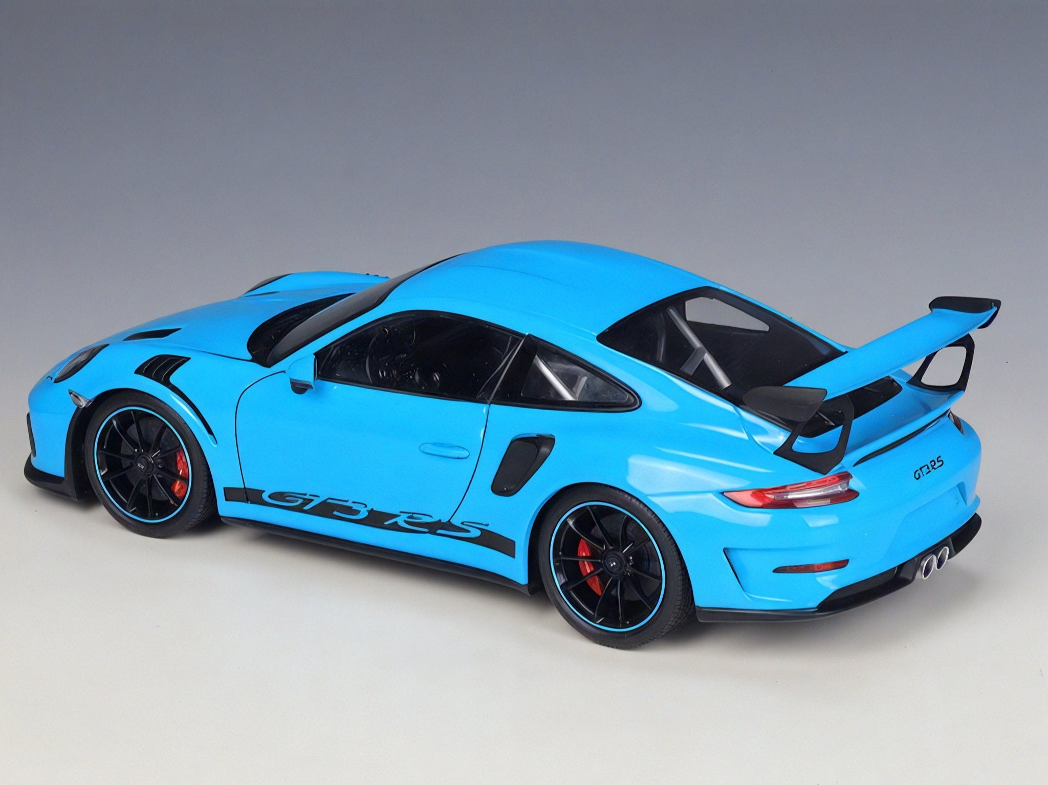 Porsche Precision: 1:18 GT3 RS Alloy Model Aescraft