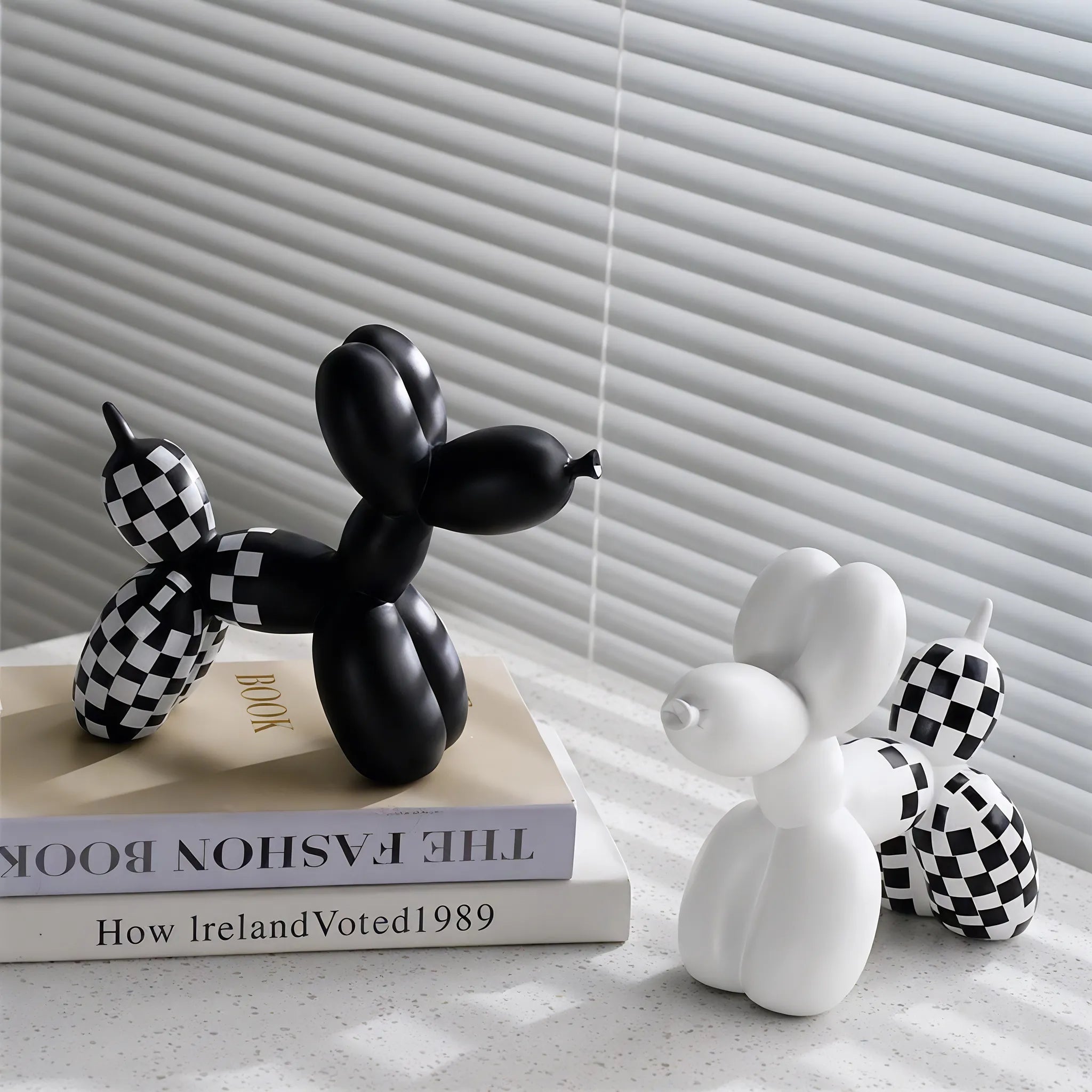 Retro Balloon Dog Figurine customized Aescraft