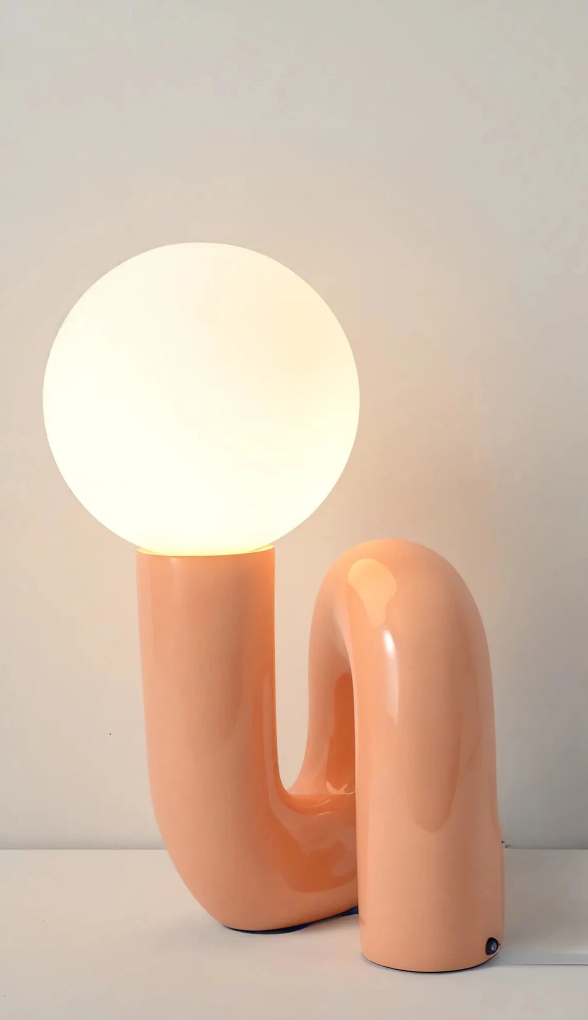 Sculptural Loop Glow Lamp Aescraft Pink US