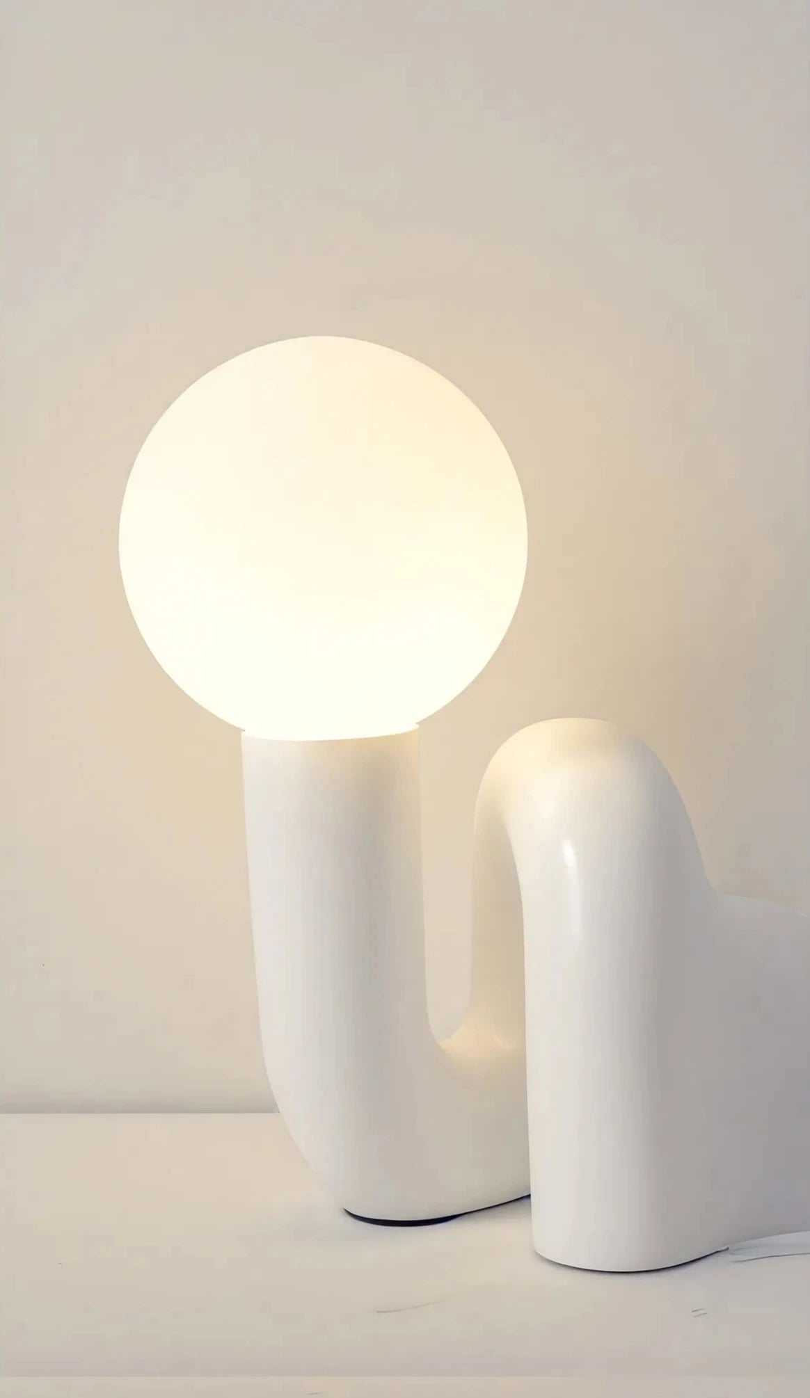 Sculptural Loop Glow Lamp Aescraft White US
