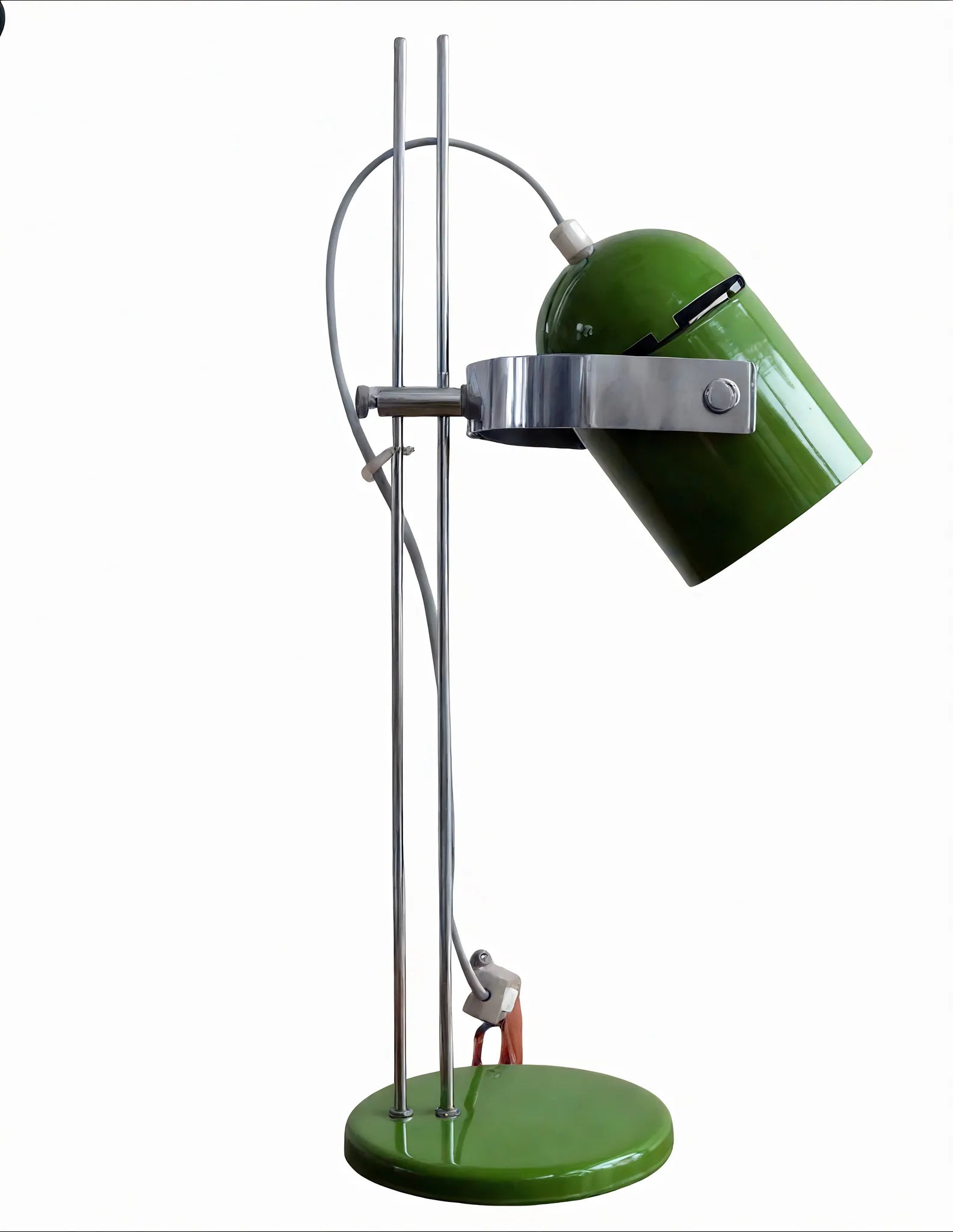 Studio Beam Desk Lamp – Industrial Style with a Warm Touch Aescraft