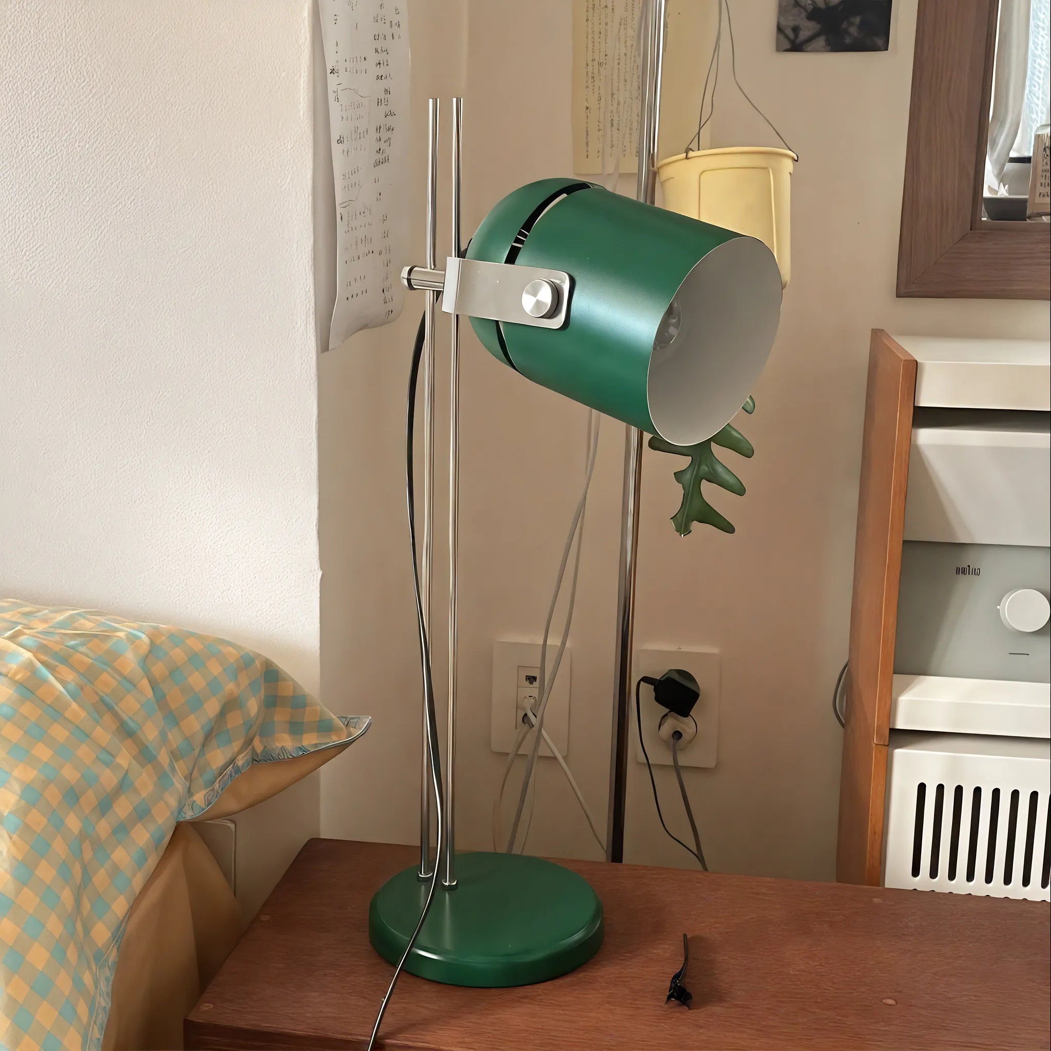 Studio Beam Desk Lamp – Industrial Style with a Warm Touch Aescraft