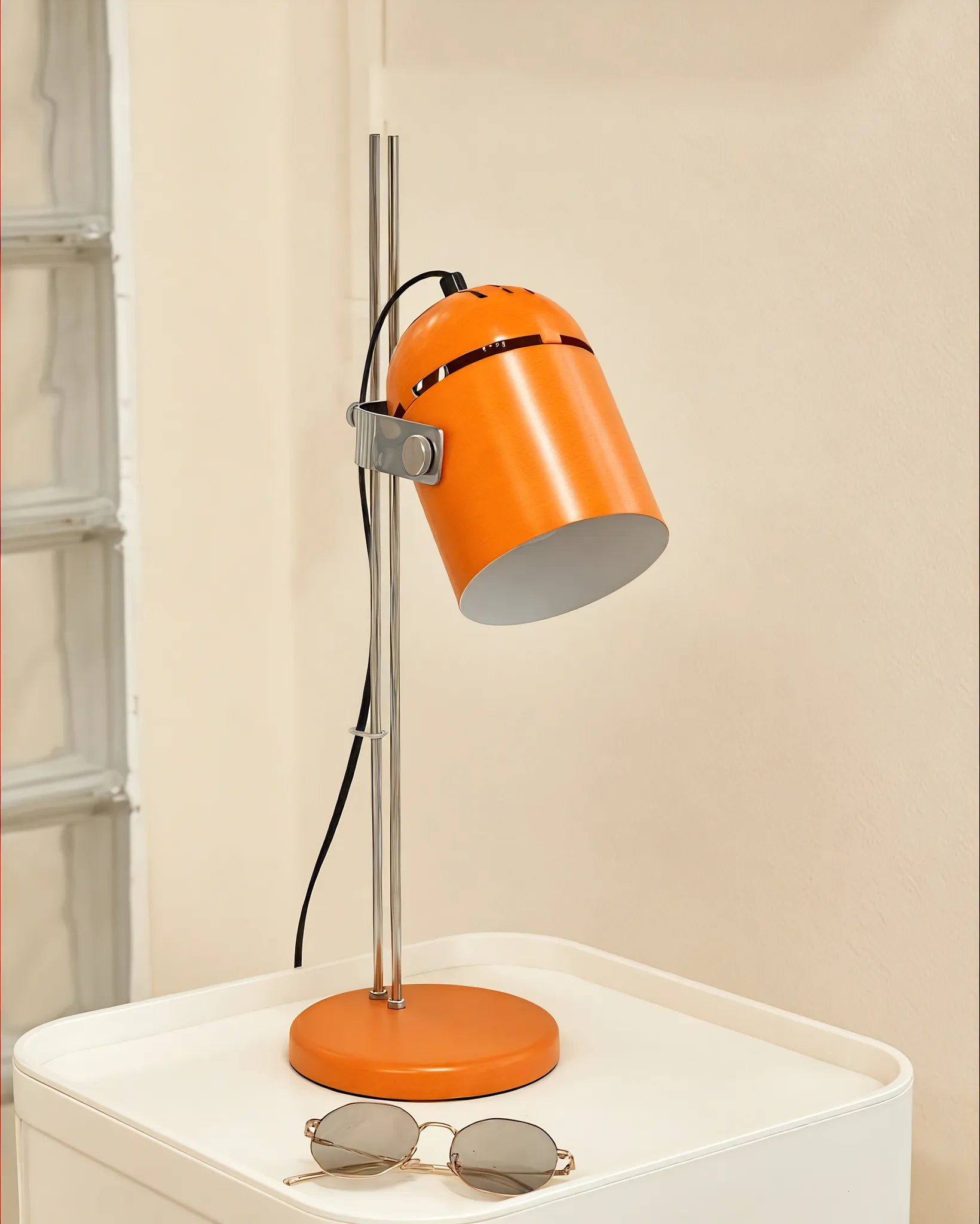 Studio Beam Desk Lamp – Industrial Style with a Warm Touch Aescraft