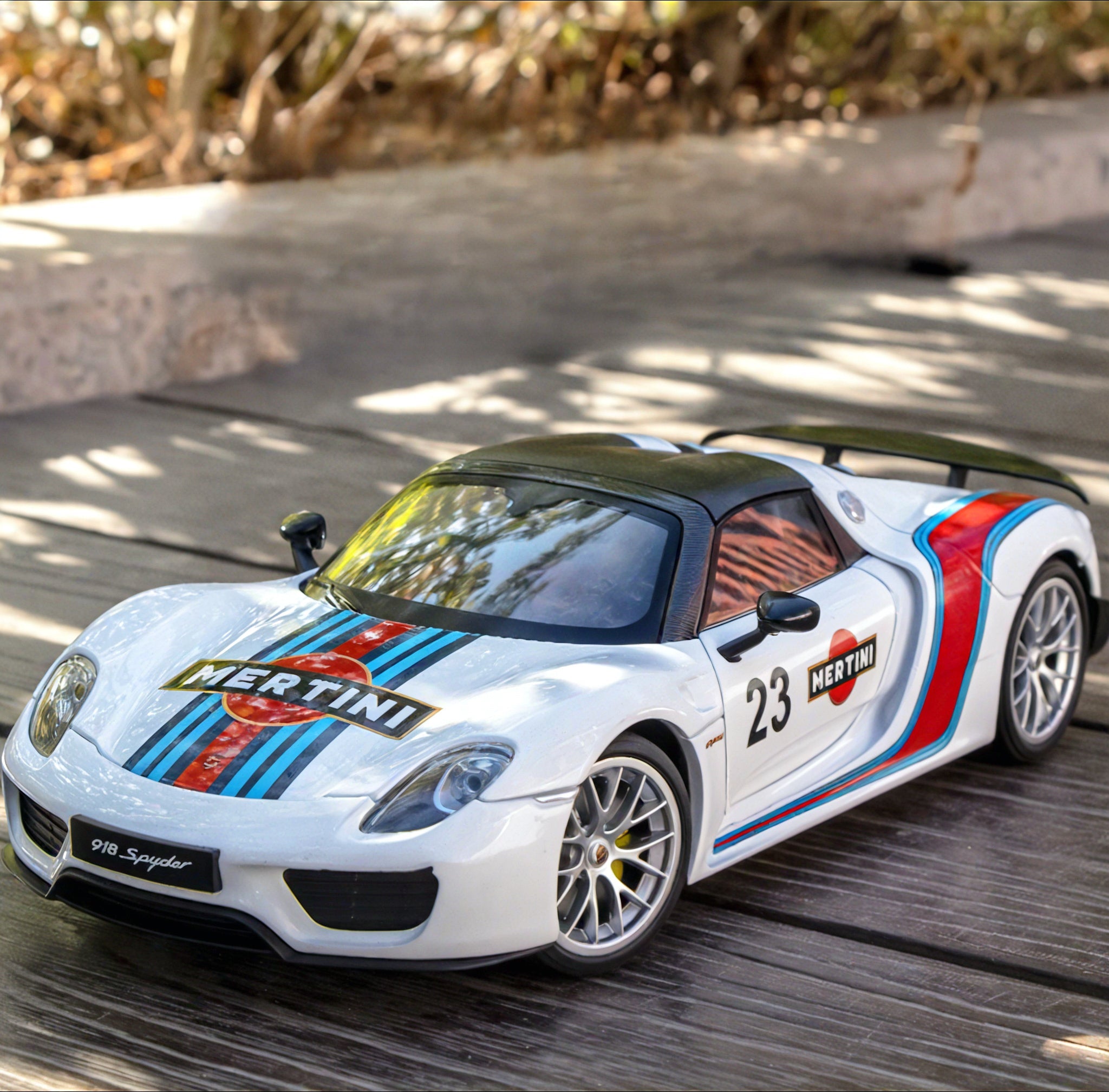 Turbo Timepiece – 1:18 Porsche 918 Spyder Model Aescraft