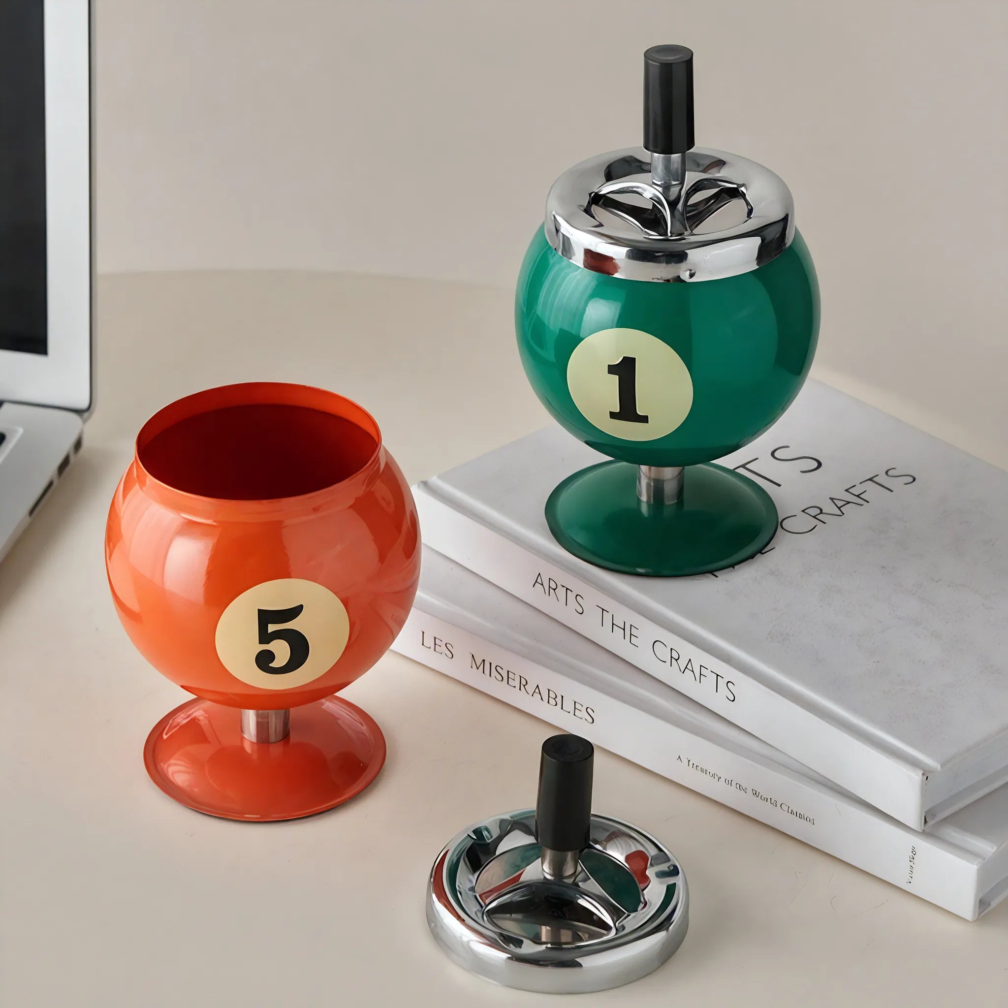 Billard Ball Retro Spin Dish – A Playful Accent for Any Space Aescraft